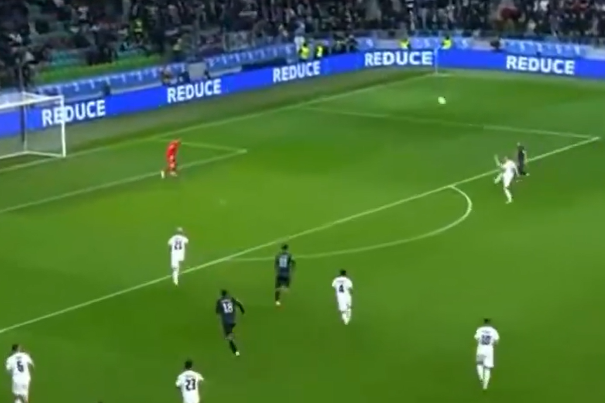 Ce autogol în preliminariile Campionatului Mondial: și-a învins propriul portar cu o execuție „superbă” de la 20 de metri