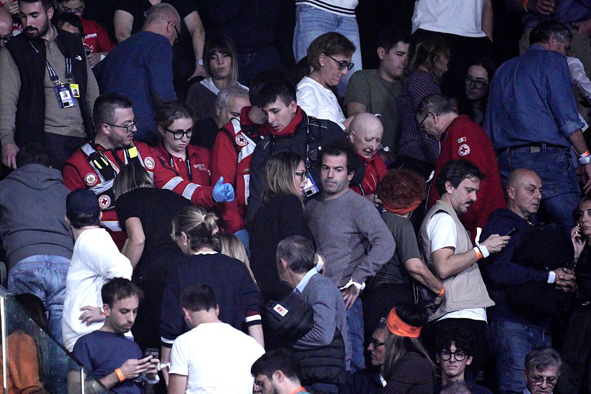 Unui spectator i s-a făcut rău în timpul finalei dintre Carlos Alcaraz și Jannik Sinner