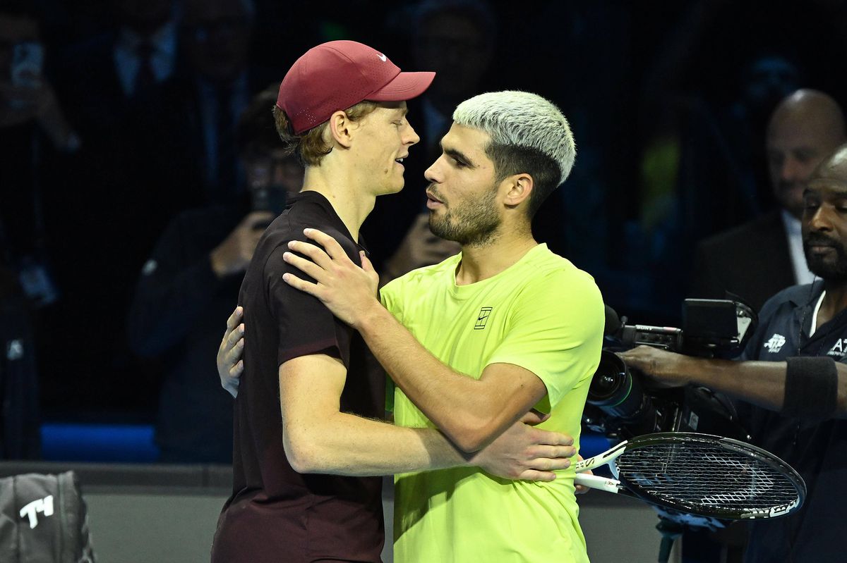 Alcaraz și Sinner, schimb de complimente după finala de la Turneul Campionilor: „Sper să joc cât mai multe împotriva ta”
