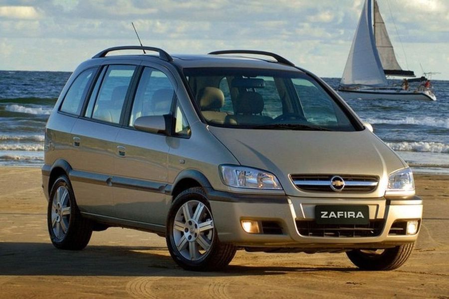 Operat pentru a-i fi extrasă o cheie de mașină înfiptă în cap! Imagini șocante