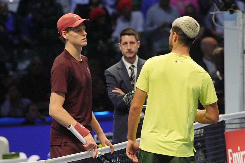 Carlos Alcaraz și Jannik Sinner, în momentul în care finala a fost oprită // foto: Imago Images