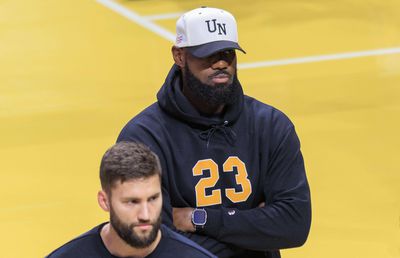 Jucătorii își predau telefoanele mobile! Haos total în NBA după scandalul pariurilor: a venit rândul lui LeBron