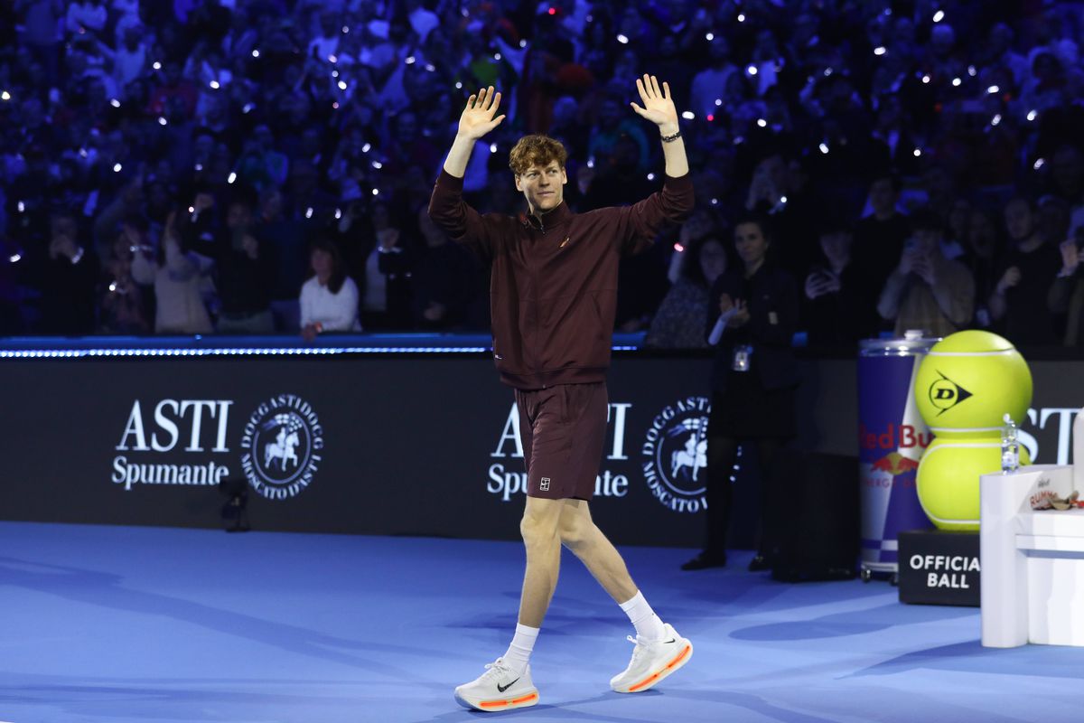 Alcaraz și Sinner, schimb de complimente după finala de la Turneul Campionilor: „Sper să joc cât mai multe împotriva ta”