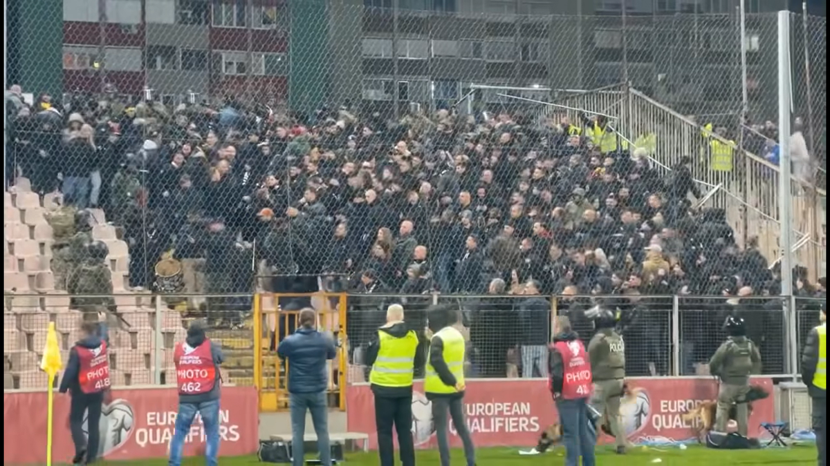 Fanii români au fost bătuți de Armată în Bosnia // foto: captură oslobodjenje.ba