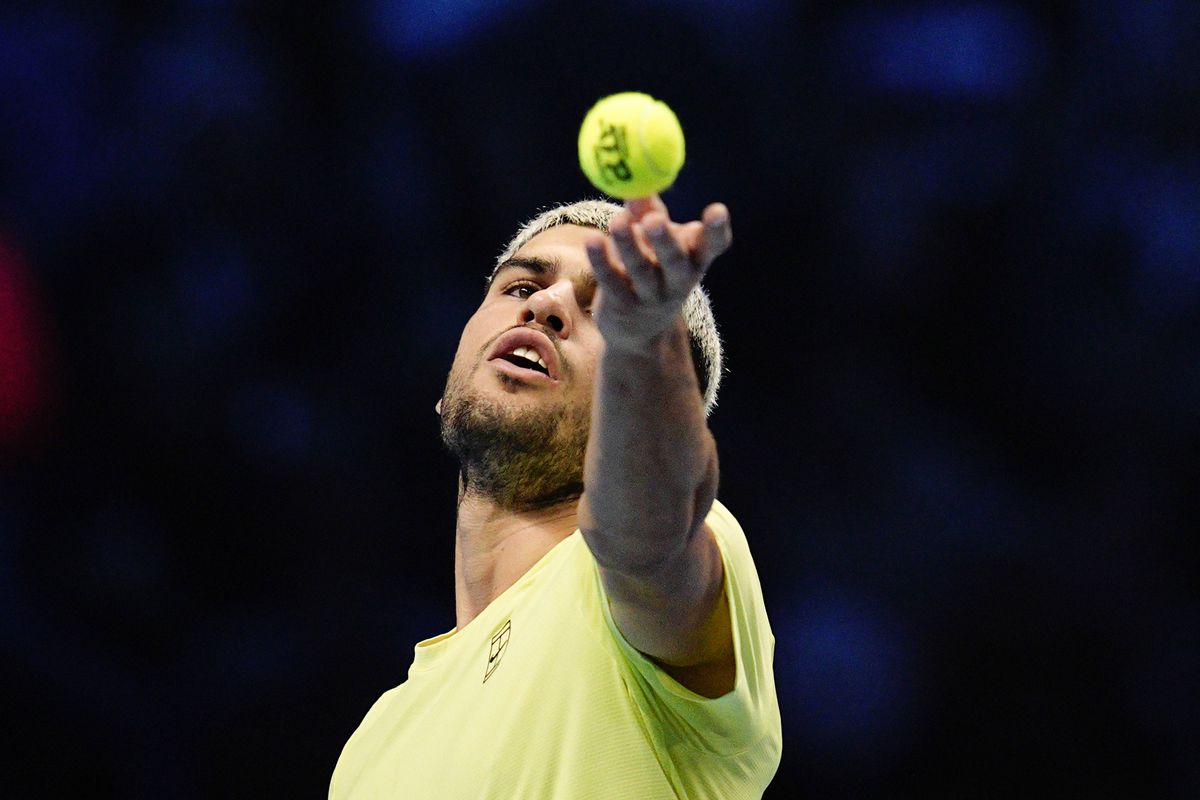 De ce finala dintre Carlos Alcaraz și Jannik Sinner a fost întreruptă timp de 12 minute » Dialogul purtat la mijlocul terenului