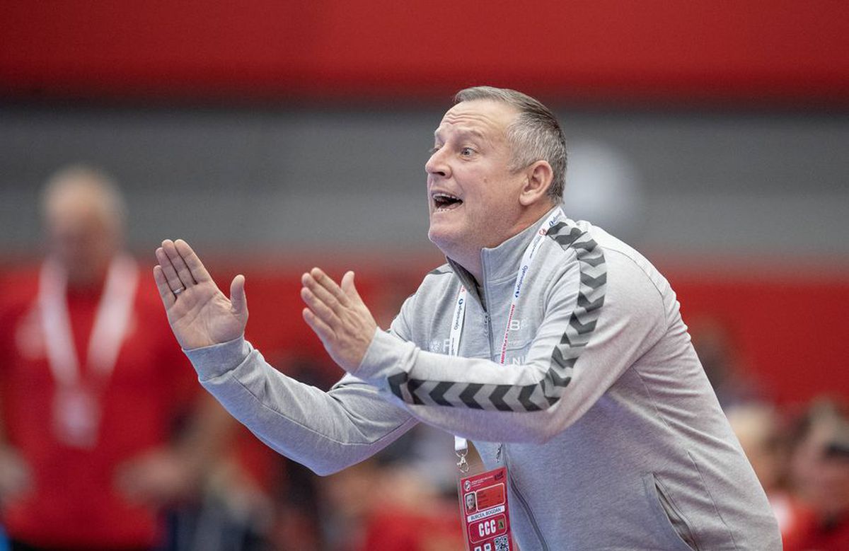 Capul lui Bogdan Burcea vrem! Marian Ursescu, specialistul GSP în handbal, îi ia apărarea selecționerului » Cauzele și vinovații pentru eșecul României la Euro 2020