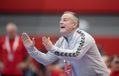 Capul lui Bogdan Burcea vrem! Marian Ursescu, specialistul GSP în handbal, îi ia apărarea selecționerului » Cauzele și vinovații pentru eșecul României la Euro 2020