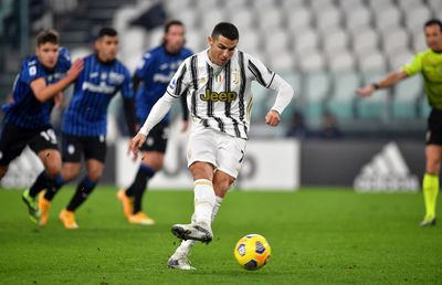 Juventus - Atalanta 1-1. FOTO „Bătrâna Doamnă”, pas greșit în Serie A. Cristiano Ronaldo a ratat un penalty