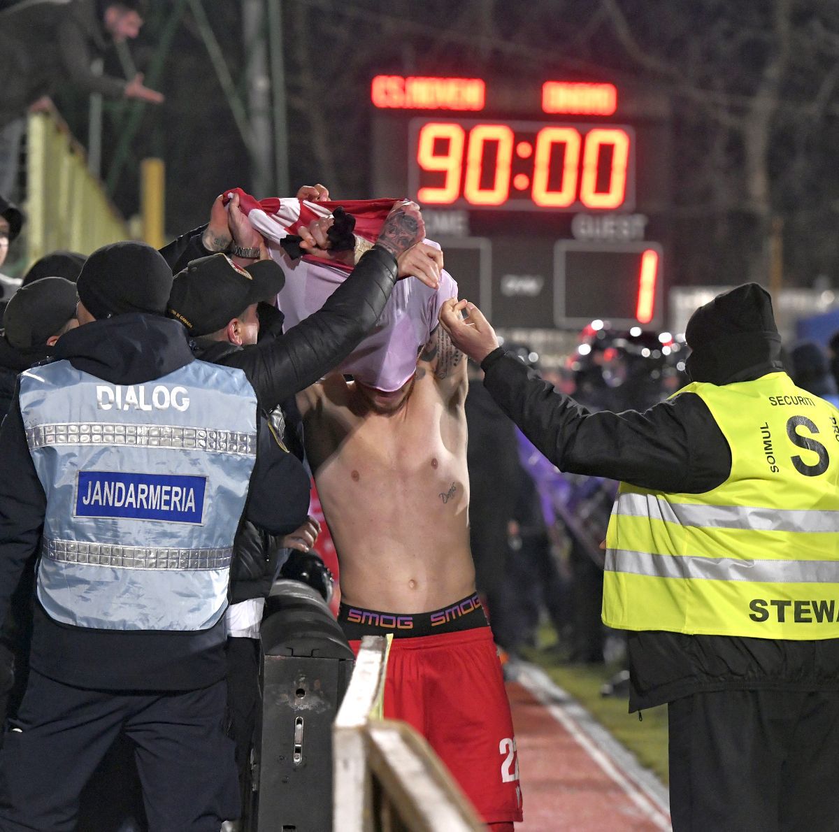 Luni se trage linie! Mircea Rednic dă afară masiv de la Dinamo! Începe cu jucătorii aduși de el, doar 3 nume rezistă