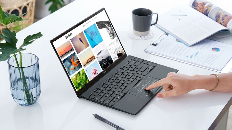 Fă un cadou cu adevărat memorabil: 4 propuneri de laptopuri ASUS