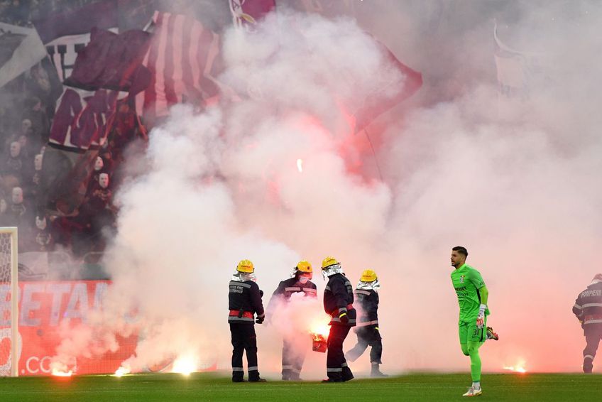 Atmosfera iresporabilă de la FCSB - Rapid / foto: Raed Krishan