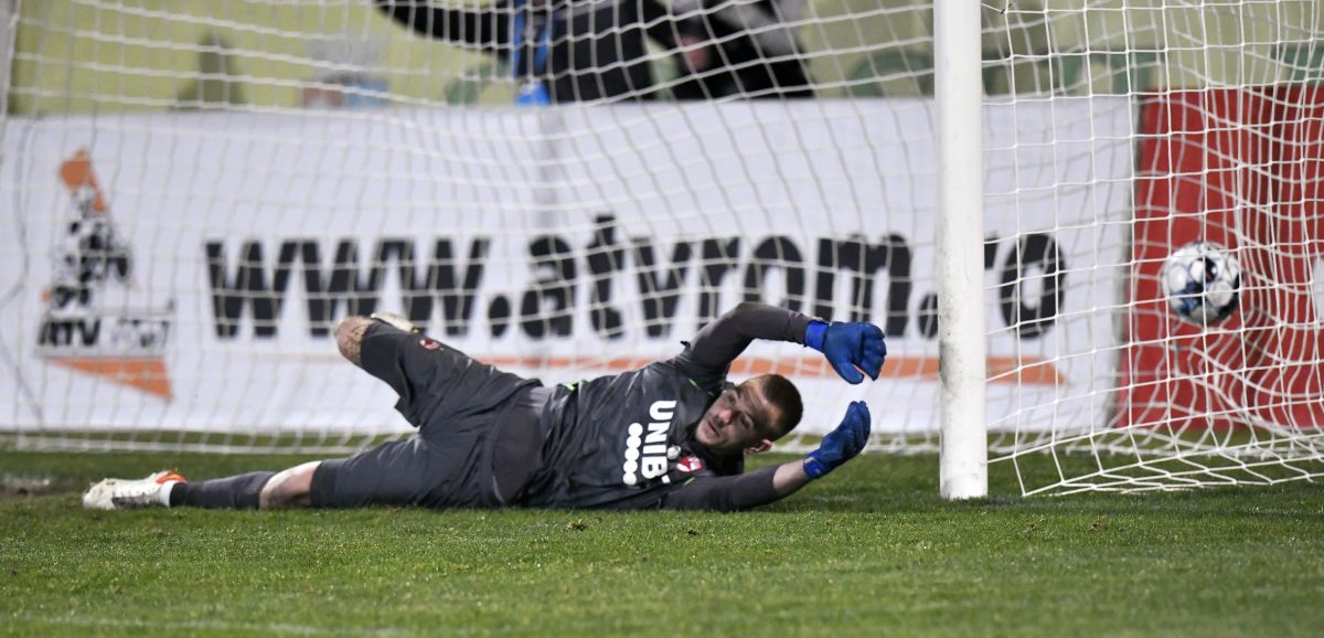 Luni se trage linie! Mircea Rednic dă afară masiv de la Dinamo! Începe cu jucătorii aduși de el, doar 3 nume rezistă