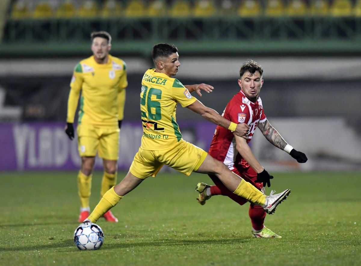 Luni se trage linie! Mircea Rednic dă afară masiv de la Dinamo! Începe cu jucătorii aduși de el, doar 3 nume rezistă