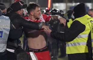 Fanii l-au dezbrăcat pe Deian Sorescu de tricoul lui Dinamo: „M-au tras și l-au dat jos”