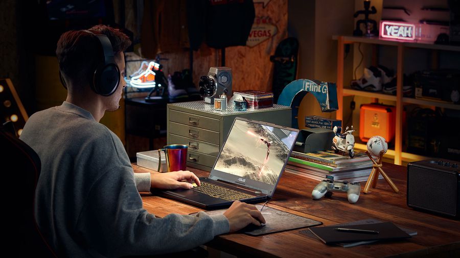 Fă un cadou cu adevărat memorabil: 4 propuneri de laptopuri ASUS