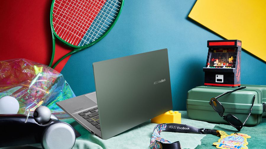 Fă un cadou cu adevărat memorabil: 4 propuneri de laptopuri ASUS