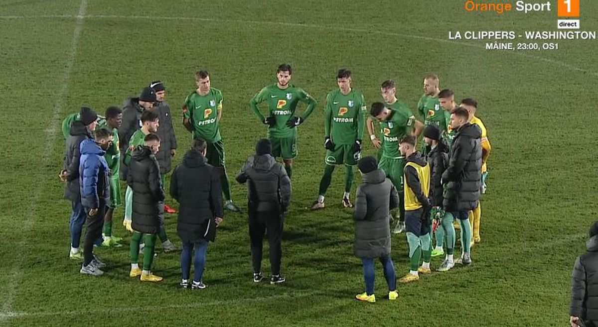 Gică Hagi i-a băgat pe jucători în „ședință” direct pe teren! Nervi și reproșuri după egalul costisitor