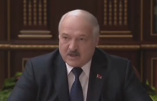 Uluitor! Filmarea în care dictatorul Lukașenko îl ceartă pe ministrul sportului: „Nu i-am văzut pe fotbaliștii noștri la Campionatul Mondial. Nu mă uit destul?!”