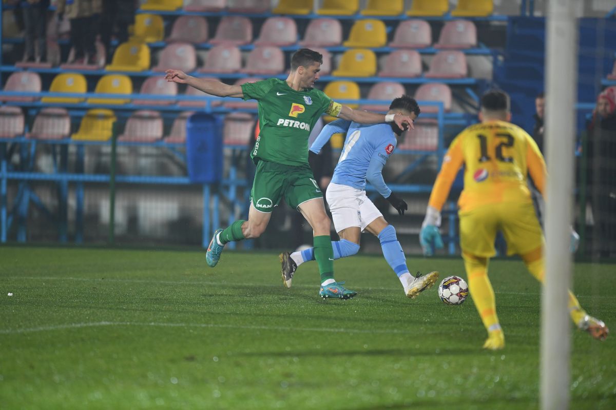 FC Voluntari - Farul 1-1 » A „plouat” cu ocazii și cu parade la Voluntari! Hagi riscă să „alunece” pe 2 până la finalul anului