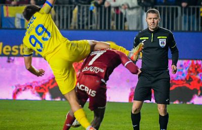 Daniel Niculae acuză o fază de arbitraj din Petrolul - Rapid: „Oricine poate greși, dar e deja prea mult!”