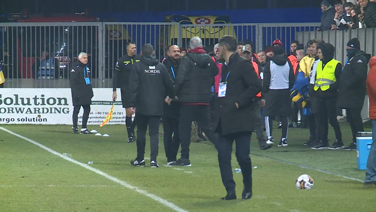 Nu s-a văzut la TV » Conflict deschis, cu Bergodi în prim-plan! Antrenorul a fost oprit cu greu