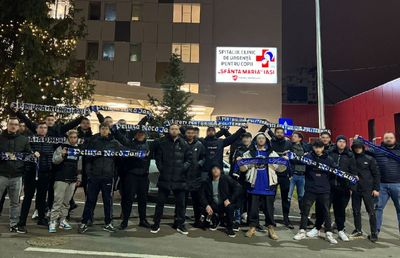 Suporterii lui Poli Iași au mers la spital și au donat sute de pachete copiilor aflați în suferință