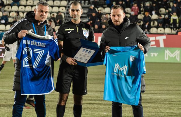 Moment special înainte de FC Voluntari - FCU Craiova » S-a retras și a fost premiat pentru întreaga activitate