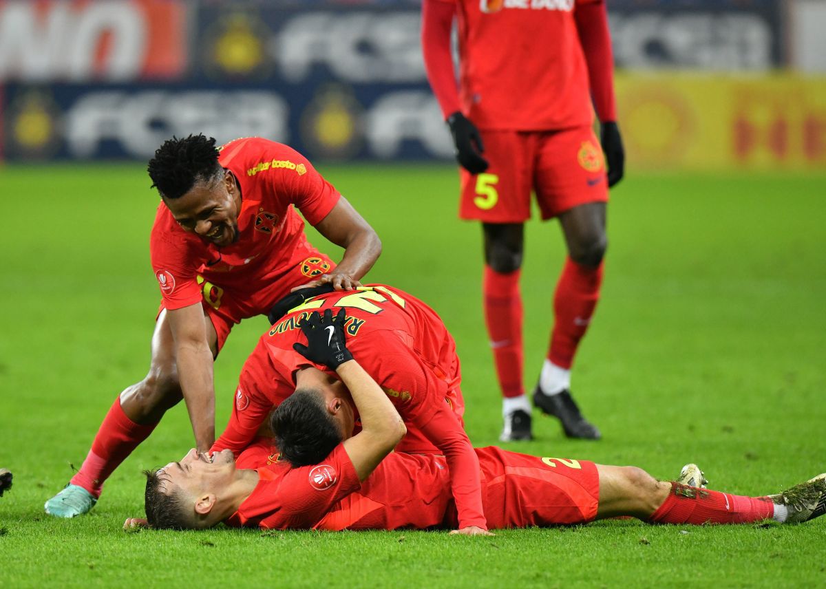 Pe cine a remarcat Ilie Dumitrescu în FCSB - Hermannstadt: „Se cunoaște asta”