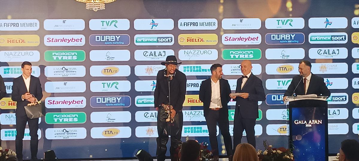 Ngezana, gest neașteptat pe scenă, la 24 de ore după ce Gigi Becali l-a acuzat că s-a dat lovit