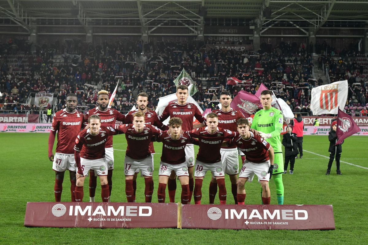 Primii 5 fotbaliști care ar putea face subiectul unor transferuri pe axa Genoa - Rapid » Vârful dorit de Gigi Becali și urmașul lui Memphis Depay