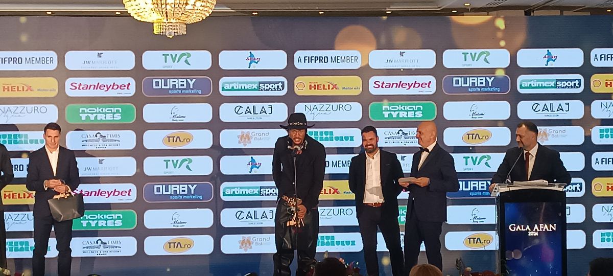 Ngezana, gest neașteptat pe scenă, la 24 de ore după ce Gigi Becali l-a acuzat că s-a dat lovit