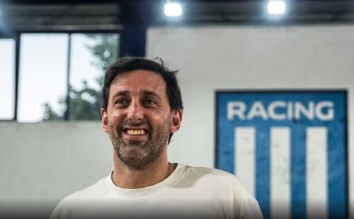 Diego Milito a jucat 219 de meciuri la Racing Club, reușind 59 de goluri / Foto: Racing