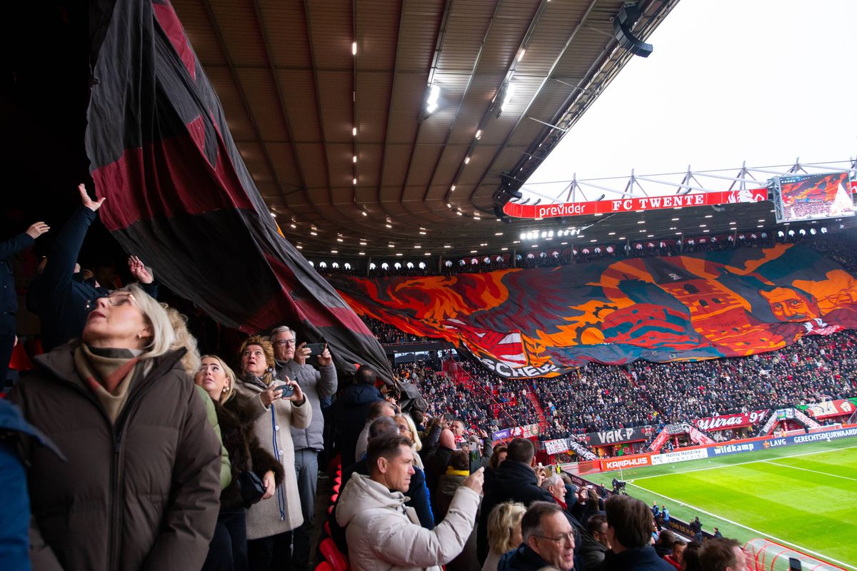 Scenografie impresionantă pe stadionul lui Twente