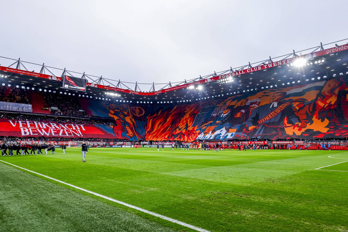 Scenografie impresionantă pe stadionul lui Twente