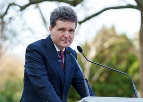 Au învins cluburile? Președintele Nicușor Dan a atacat la CCR modificările aduse Legii Sportului