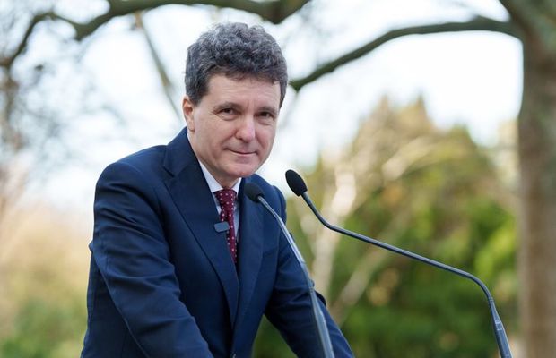 Au învins cluburile? Președintele Nicușor Dan a atacat la CCR modificările aduse Legii Sportului