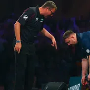 Cameron Menzies, incident la Campionatul Mondial de Darts / foto: Getty Images