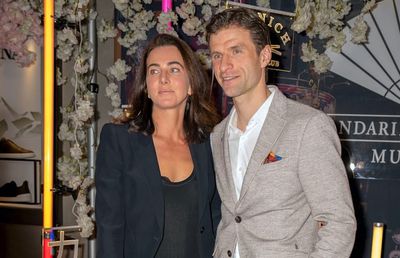 Nevasta nu-l urmează pe Thomas Muller în America » Lisa a intrat în politică