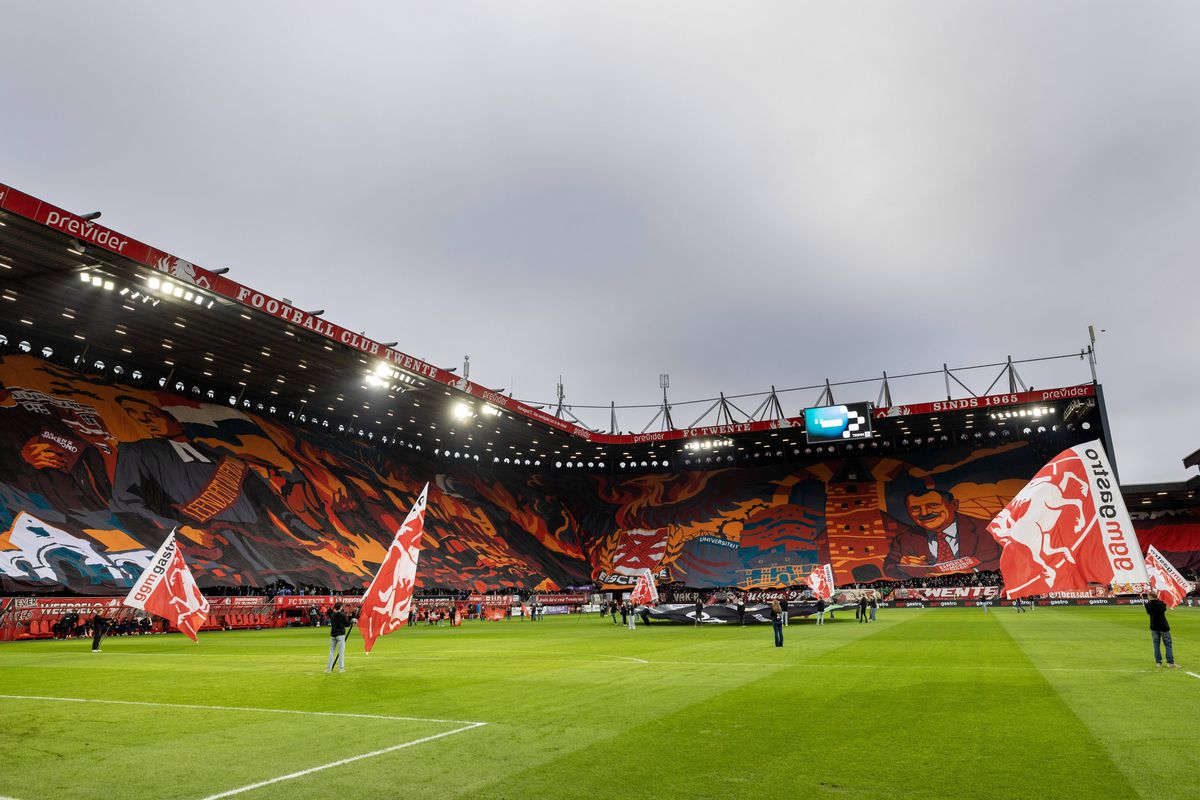 Scenografie impresionantă pe stadionul lui Twente