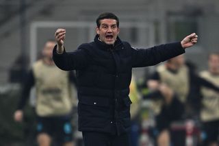 Lovitură teribilă pentru Cristi Chivu: este out până la primăvară » Titularul lui Inter poate pleca în șase luni!