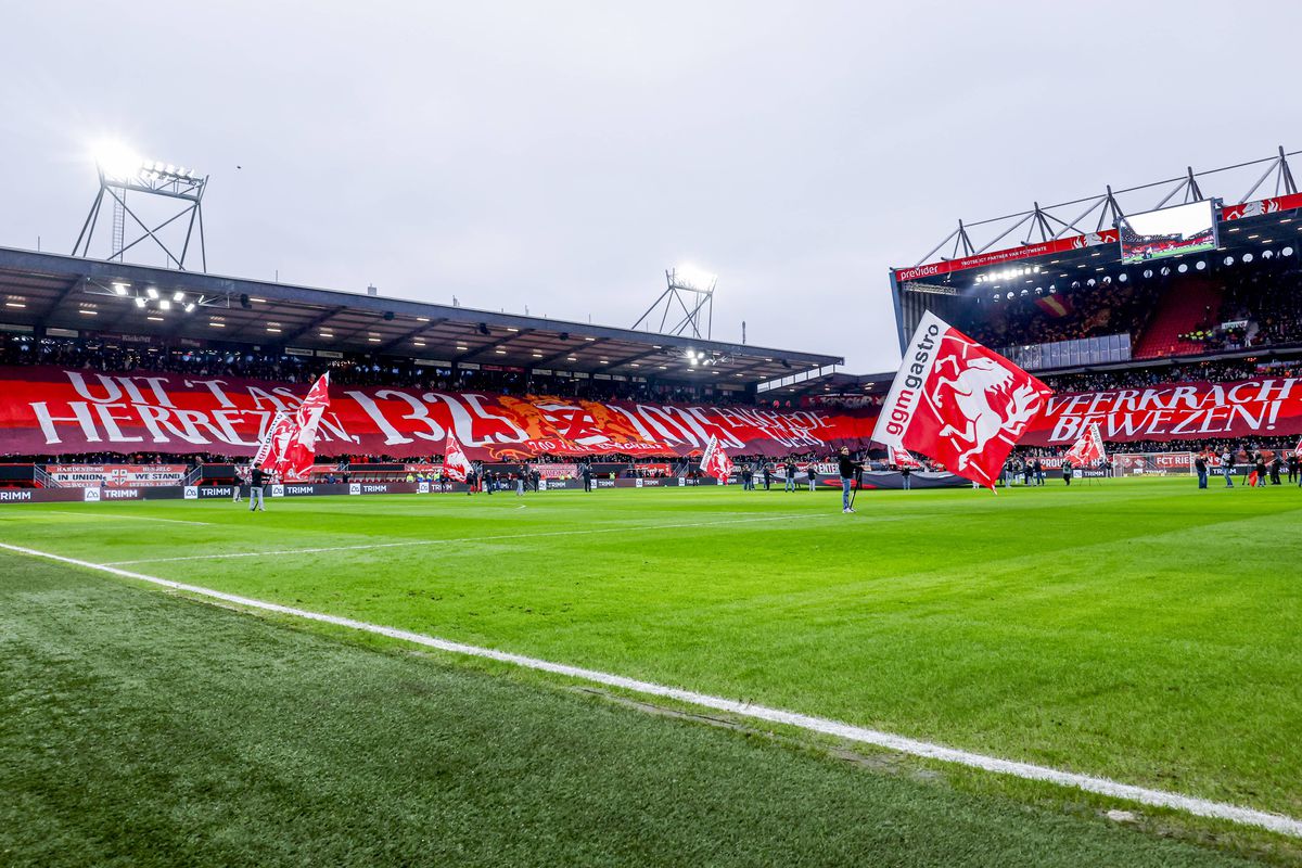 Scenografie impresionantă pe stadionul lui Twente