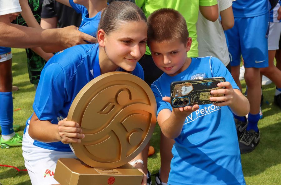 Ioana Stancu este prima câștigătoare a premiului „Fotbalista anului”, oferit de GSP » „Oamenii au comentarii negative la adresa noastră! E mult mai greu să te menții în fotbalul profesionist”