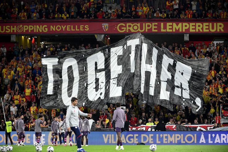 Fanii lui Lens umplu de aproape patru ani stadionul Bollaert-Delelis la meciurile favoriților / Foto: Imago