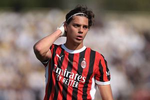 Surpriza finalului de an: Matteo Duțu a fost luat de AC Milan la Riad! » Căpitanul naționalei U21 luptă cu Interul lui Cristi Chivu pentru Supercupă