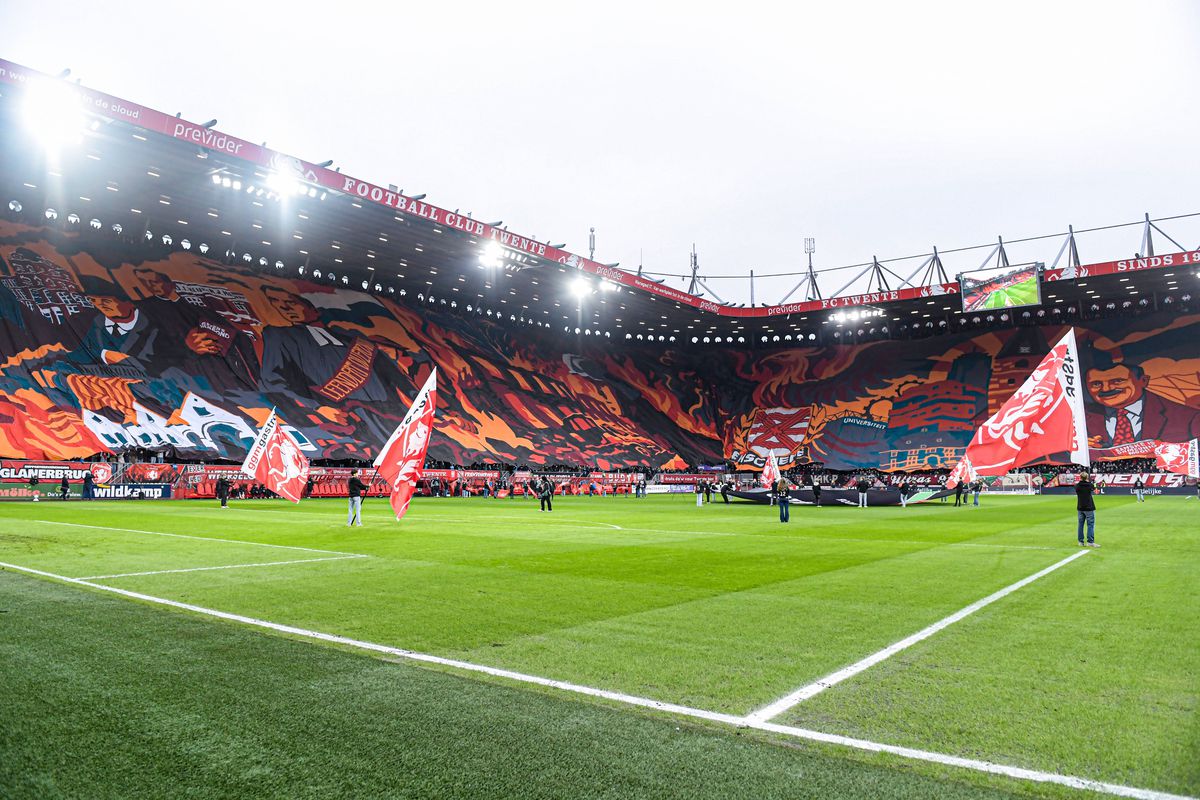 Scenografie impresionantă pe stadionul lui Twente