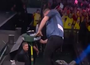 Explozie de nervi la Campionatul Mondial » Un jucător a părăsit scena cu mâna plină de sânge