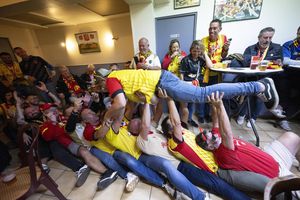 Miracolul de pe stadionul în care încape tot orașul minier » Are buget de 14 ori mai mic ca al lui PSG!