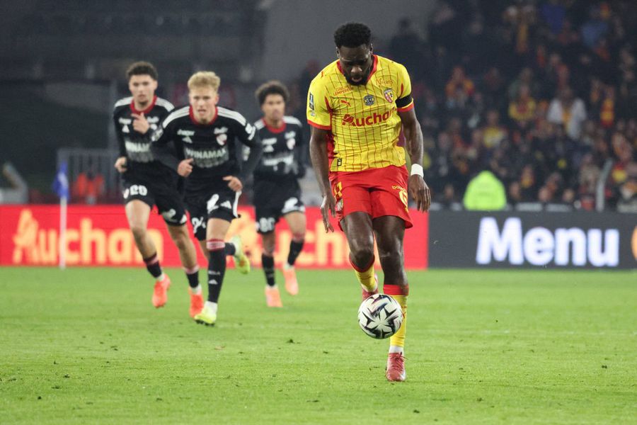 Miracolul de pe stadionul în care încape tot orașul minier » Are buget de 14 ori mai mic ca al lui PSG!