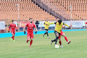 După Poli Iași, alt club de tradiție din Liga 2 e pe marginea prăpastiei! Patru salarii neplătite și viitor sumbru: „Situația e critică! Au fost jucători care nu au vrut să se antreneze într-o zi”