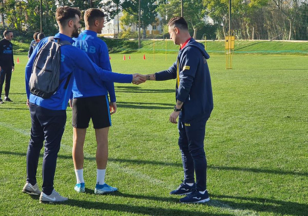 FCSB // EXCLUSIV Gigi Becali anunță ce se întâmplă cu Harlem Gnohere: „Nu sunt antrenor!” » Două noi oferte pentru „Bizon”